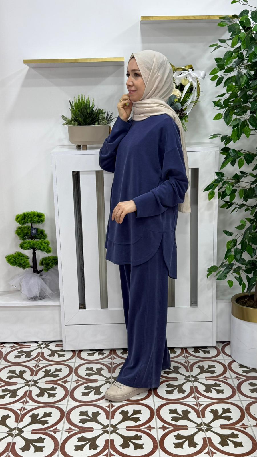 KAVİSLİ KESİK DETAYLI TAKIM- LACİVERT